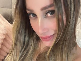 ArianaLu - Live sex cam - 24315381