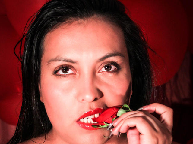 MissCaila - Live sex cam - 24321073