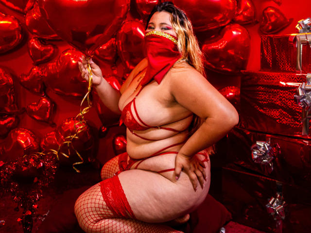 SalmaAzaman - Live sex cam - 24323813