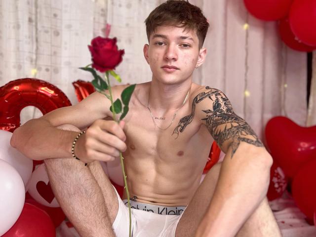 JakeDavins - Live Sex Cam - 24327569