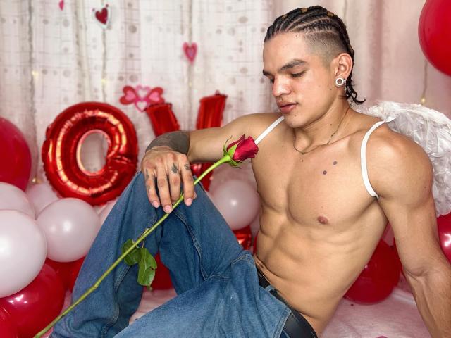 AlexBernal - Sexe cam en vivo - 24327833