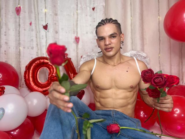 AlexBernal - Live sexe cam - 24327837