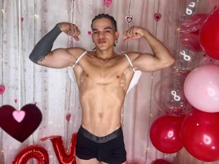 AlexBernal - Live sex cam - 24327861