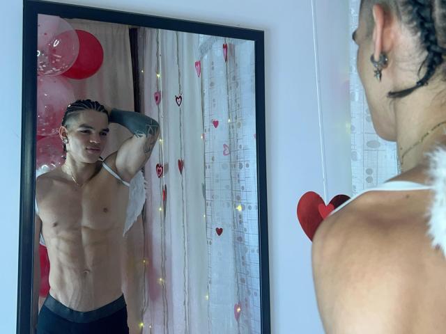AlexBernal - Live Sex Cam - 24327869