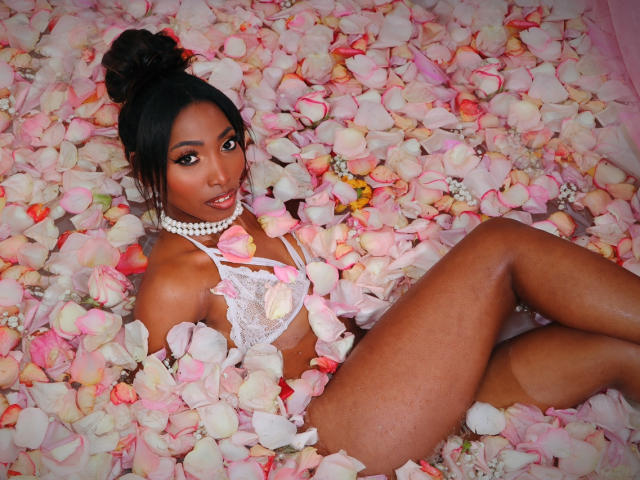 SabrinaDevil - Live porn &amp; sex cam - 24332409