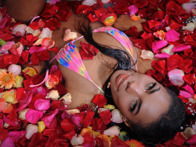 ElaDaniels - Sexe cam en vivo - 24332445