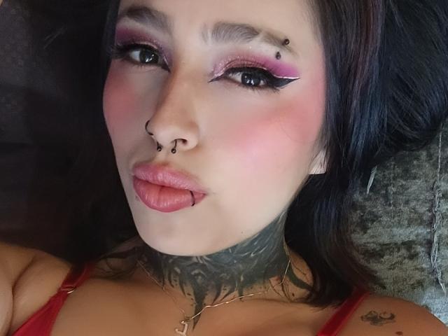 MartinaPalmer - Live porn &amp; sex cam - 24338353