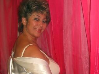 PoshLady - Live cam sex avec une MILF avec des beaux seins  