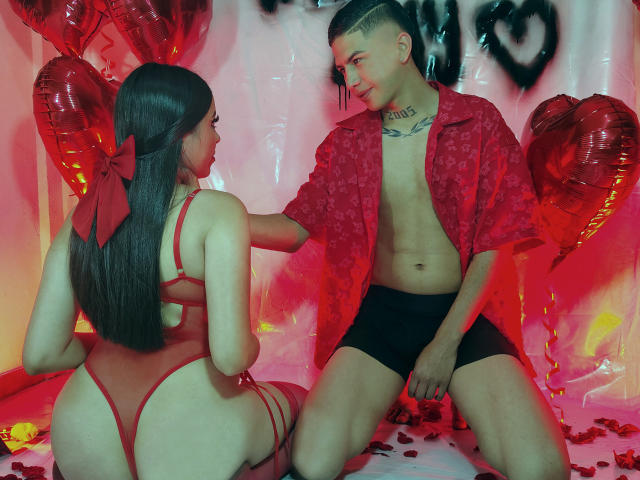 KylieAndJustin - Live sex cam - 24343737