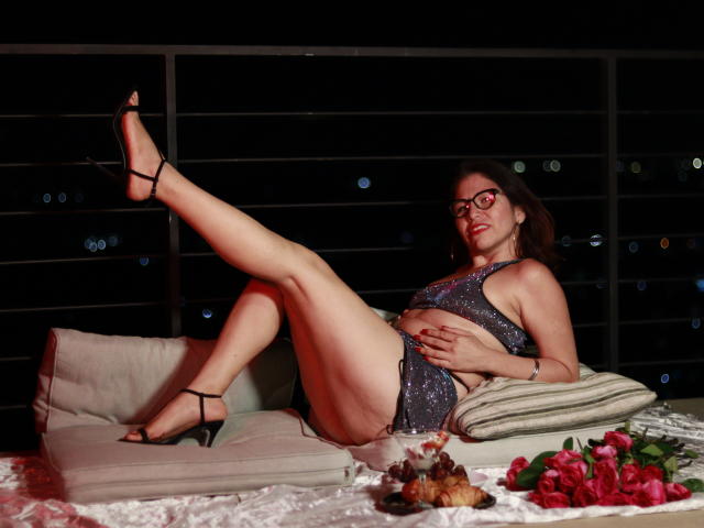 CharlotteGreys - Live porn &amp; sex cam - 24345597