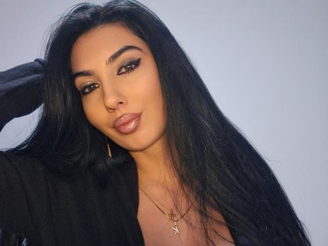 BrunetteBabe69 - Live Sex Cam - 24348489