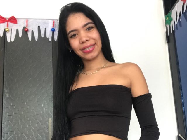 EmaGarces - Live sex cam - 24349777