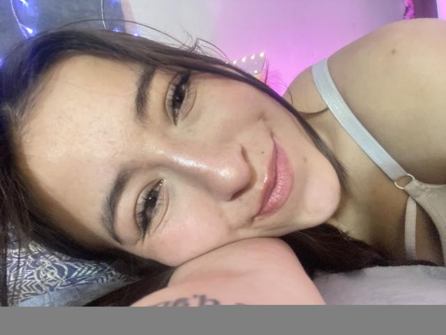 KatiaRogers - Live Sex Cam - 24350925