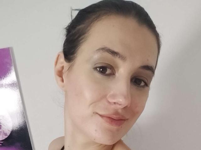 JuliaHuntis - Sexe cam en vivo - 24354773