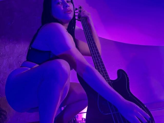 AlmaWhite69 - Live sex cam - 24355177