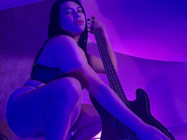 AlmaWhite69 - Live Sex Cam - 24355225