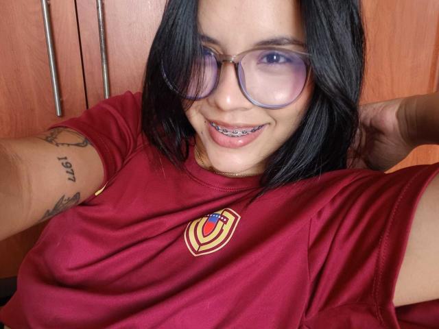 KatyGreyy - Live sex cam - 24356313