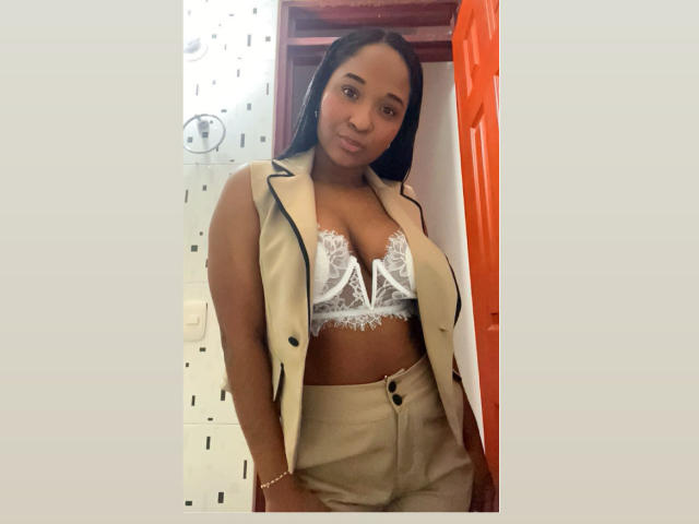 MelanyScoth - Élő pornó és szexkamera - 24372505