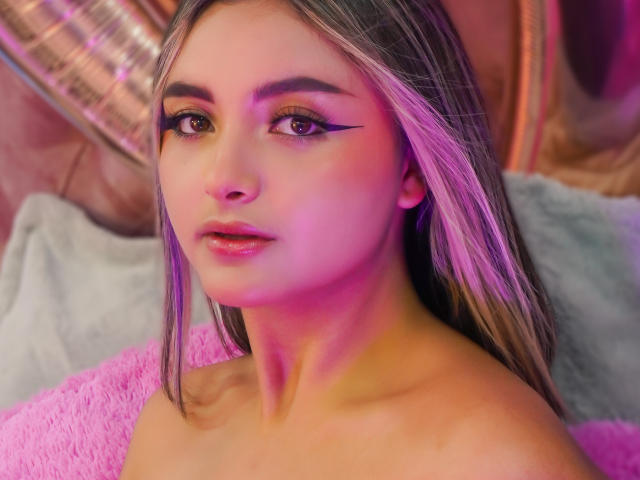 CloeesSuarez - Live sex cam - 24374041