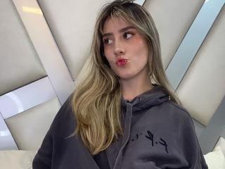 LivelyVanderWood - Live porn &amp; sex cam - 24382101