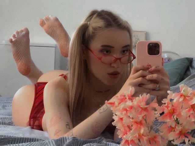 MillyPopa - Live sex cam - 24382817