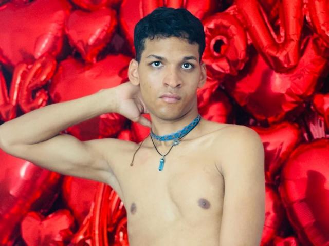 KalebEbony - Live Sex Cam - 24382985