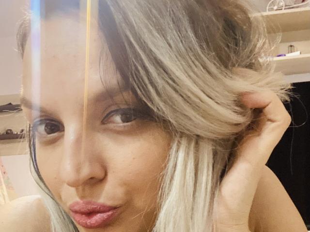 DouceAmelia - Live sexe cam - 24384553