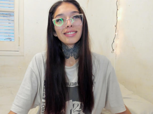 KatieSantana - Live sex cam - 24386965