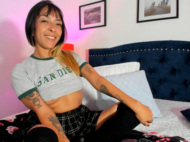 IsaGonzalez - Live sex cam - 24387789