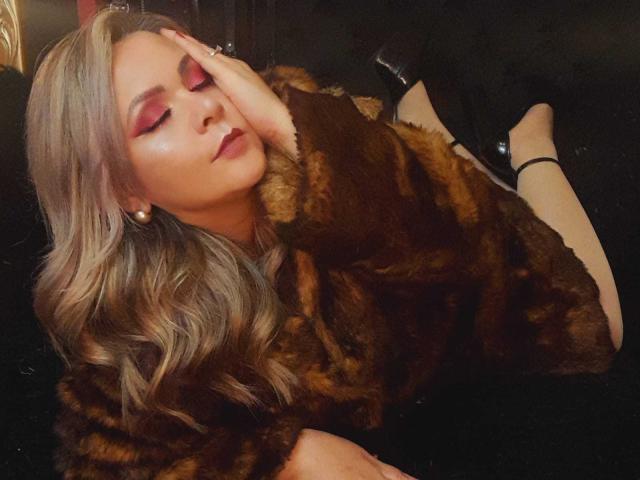 VictoriiaGray - Live sex cam - 24388409