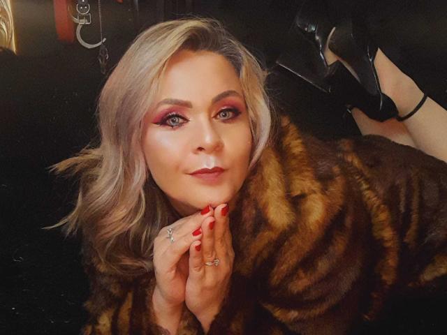 VictoriiaGray - ライブポルノ&amp;セックスカム - 24388473