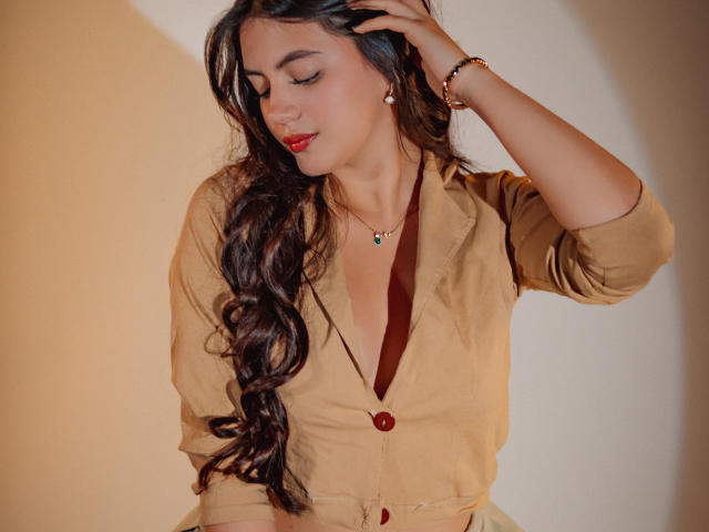 MiaLeiya - Live sex cam - 24389877