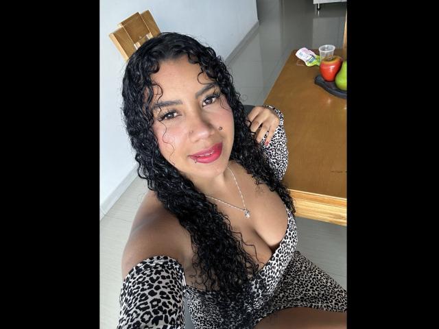 SerenaWillow - Live sexe cam - 24393805