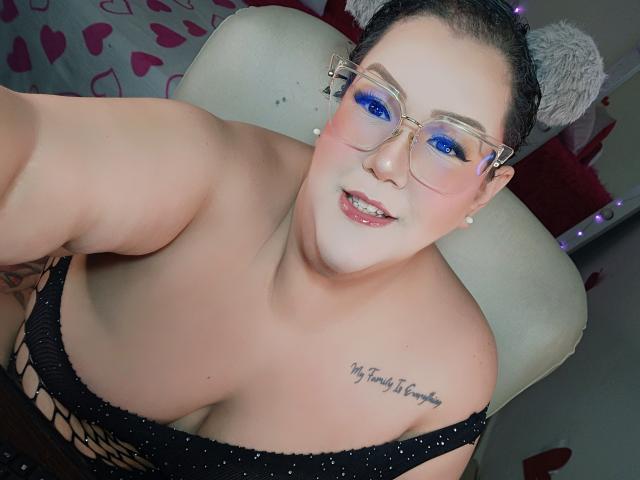 GiannaMorrys - Live porn &amp; sex cam - 24394517