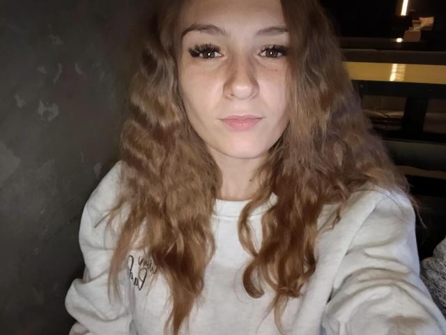 KiraFine - Live porn &amp; sex cam - 24395893