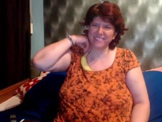 MatureAnais - Live en direct avec une Camgirl mature avec des formes sur le service XLovematures 