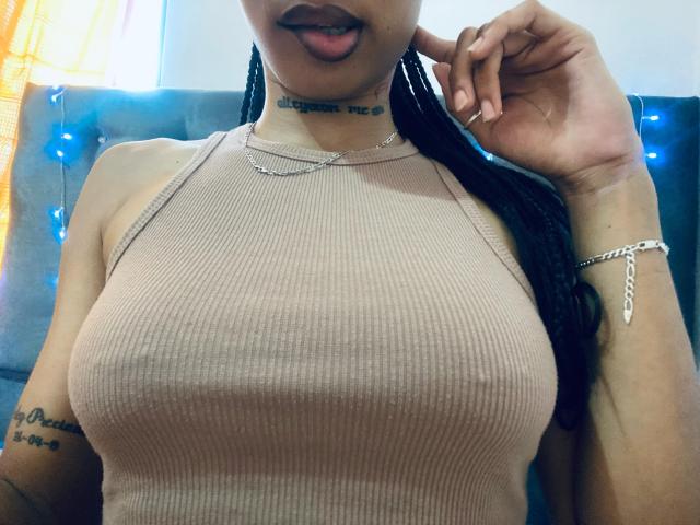 ElaHott - Live sex cam - 24399085