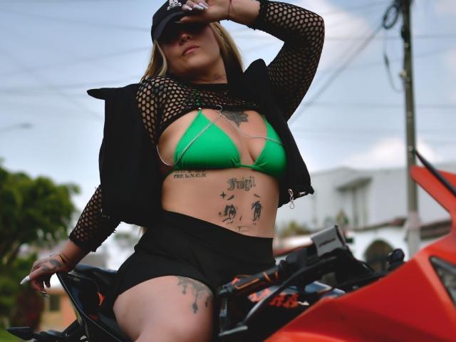 EmilyBlakeMonn - Live porn &amp; sex cam - 24399629