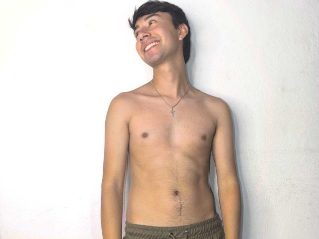 OliverHot69 - Live sex cam - 24406797