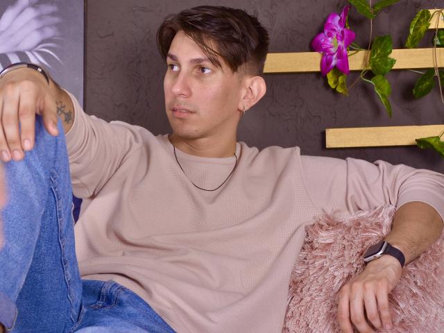 AndrewCarmona - Live sex cam - 24408717
