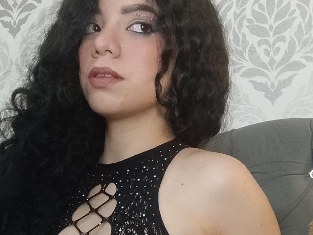 EmmaCowperr - Live sexe cam - 24409217