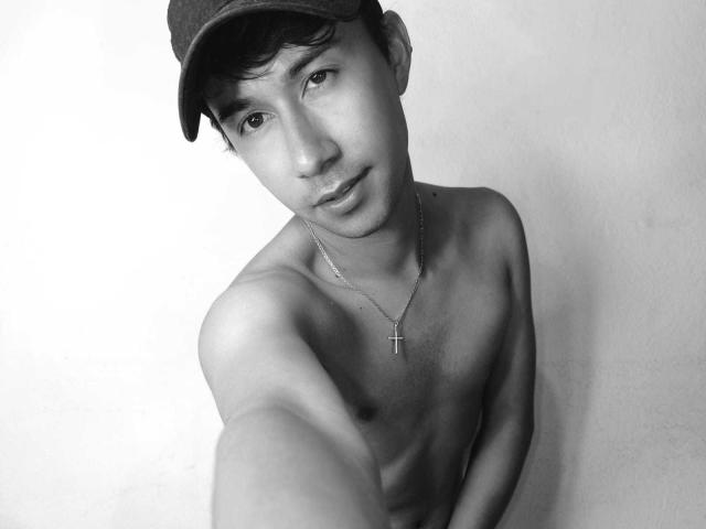 OliverHot69 - Live Sex Cam - 24410033