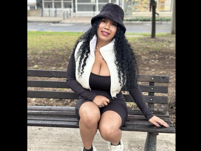 SerenaWillow - Sexe cam en vivo - 24422321