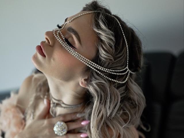 ChloeBright - Live sex cam - 24423517