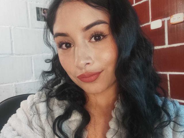 EmilyValeria - Sexe cam en vivo - 24432409