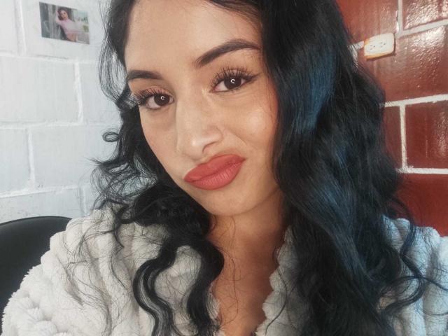 EmilyValeria - Sexe cam en vivo - 24432477