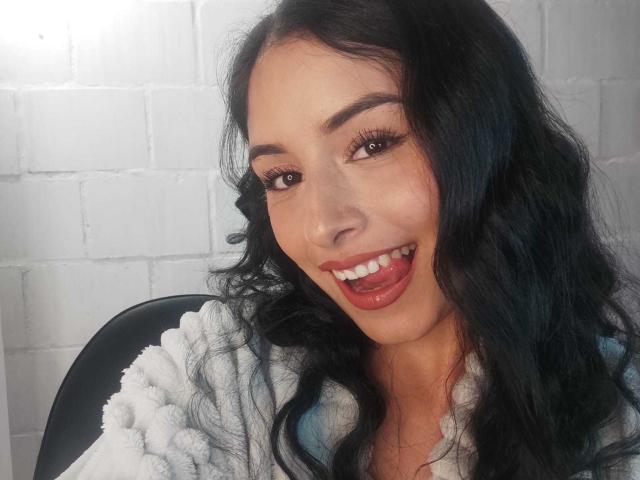 EmilyVv - Sexe cam en vivo - 24432485