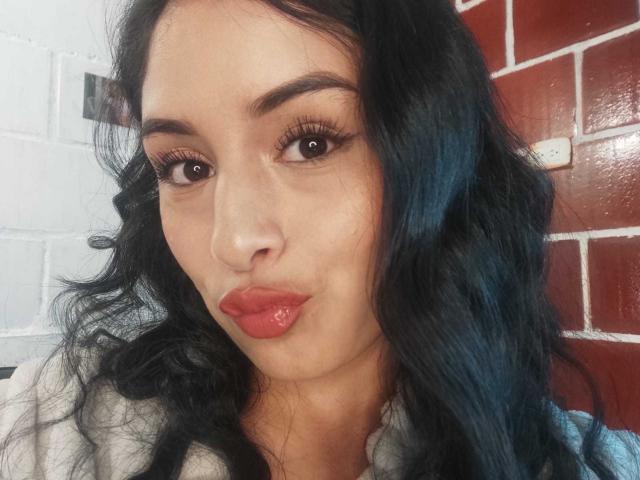 EmilyValeria - Live sex cam - 24432493