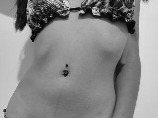 KiriamGomez - Live sex cam - 24434045