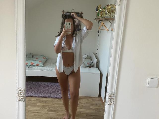 BrunettePrettie - Live porn &amp; sex cam - 24435781